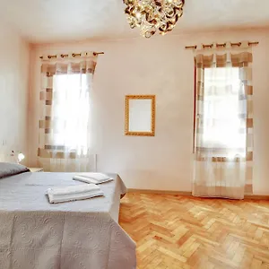 Delle Acque 2*, Venise Italie